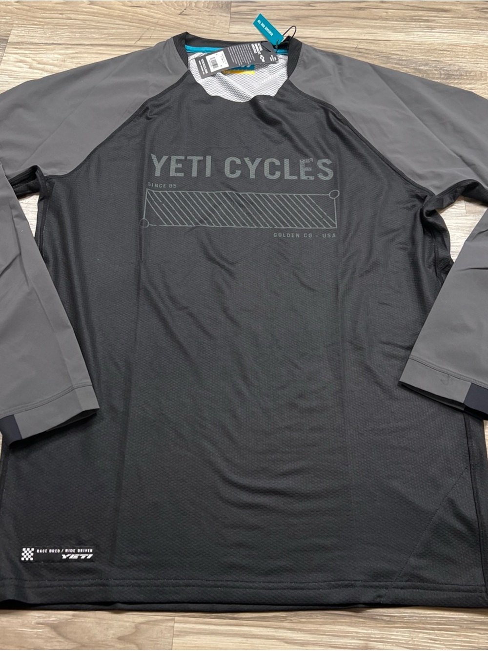 Yeti Cycles Renegade Ride Top Jersey Black Mountain Bike Shirt Mens Medium NWT